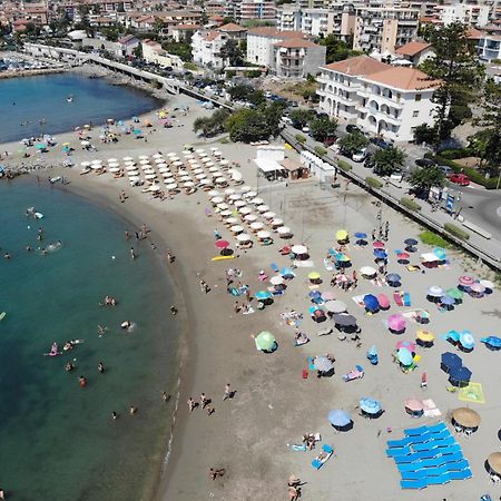 Cicolombo Appartement Santo Stefano al Mare Buitenkant foto