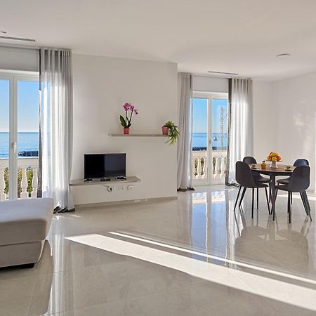 Cicolombo Appartement Santo Stefano al Mare Buitenkant foto