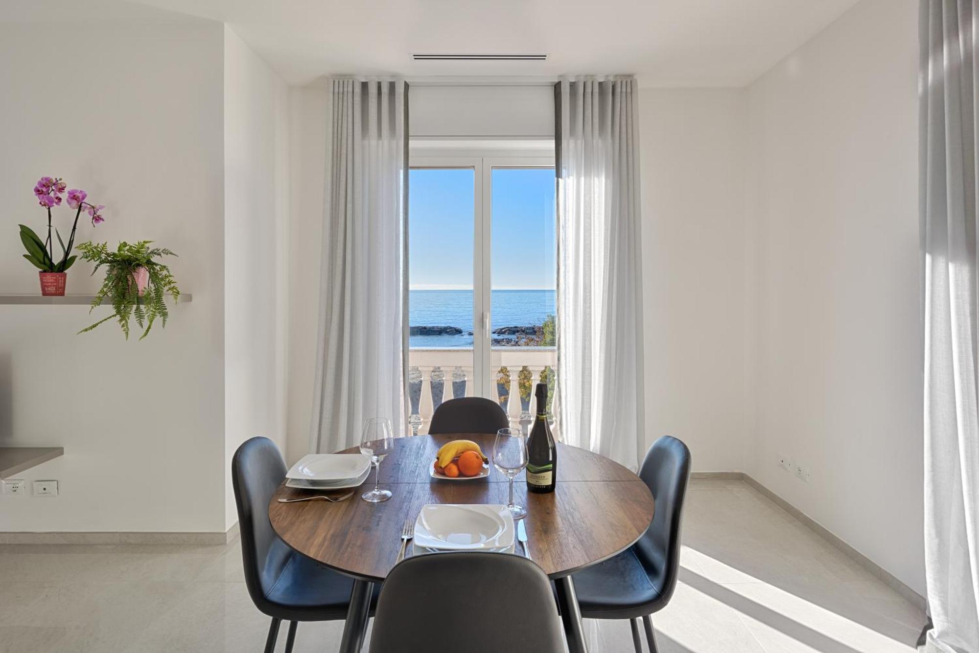 Cicolombo Appartement Santo Stefano al Mare Buitenkant foto